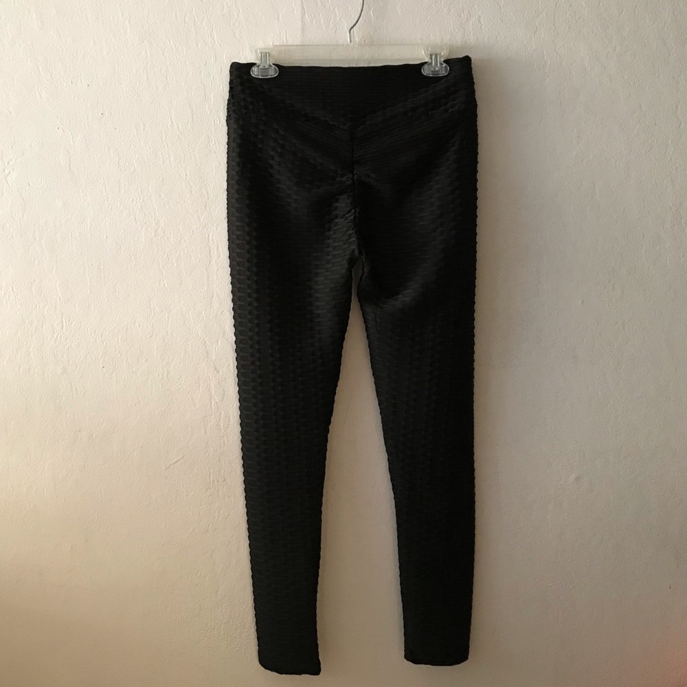 SHEIN Solid Textured Sports Leggings with Phone Pocket - Picture 10 of 16